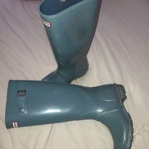 Size 6 light blue hunter boots